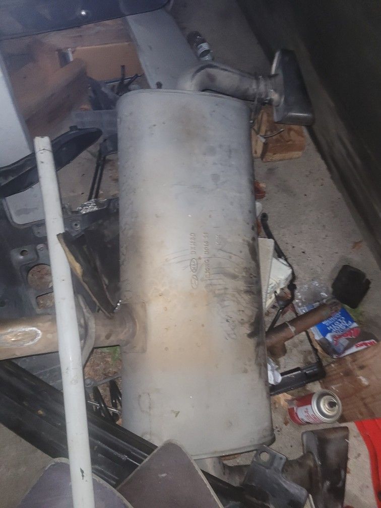 2012 -2016 Hyundai Genius Complete Muffle R $100