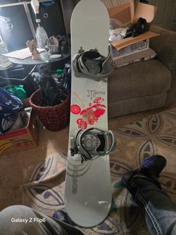 48 inch female snowboard,Grey & red