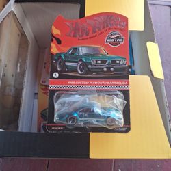 HOTWHEELS RED LINE CLUB 1968 CUSTOM BARRACUDA
