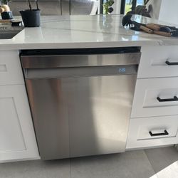 Smart Samsung Dishwasher 2 Years Old 