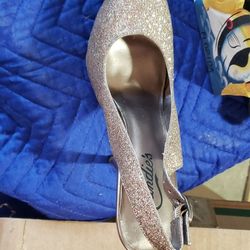 High Heels 👠 Size 6 New Never Used 