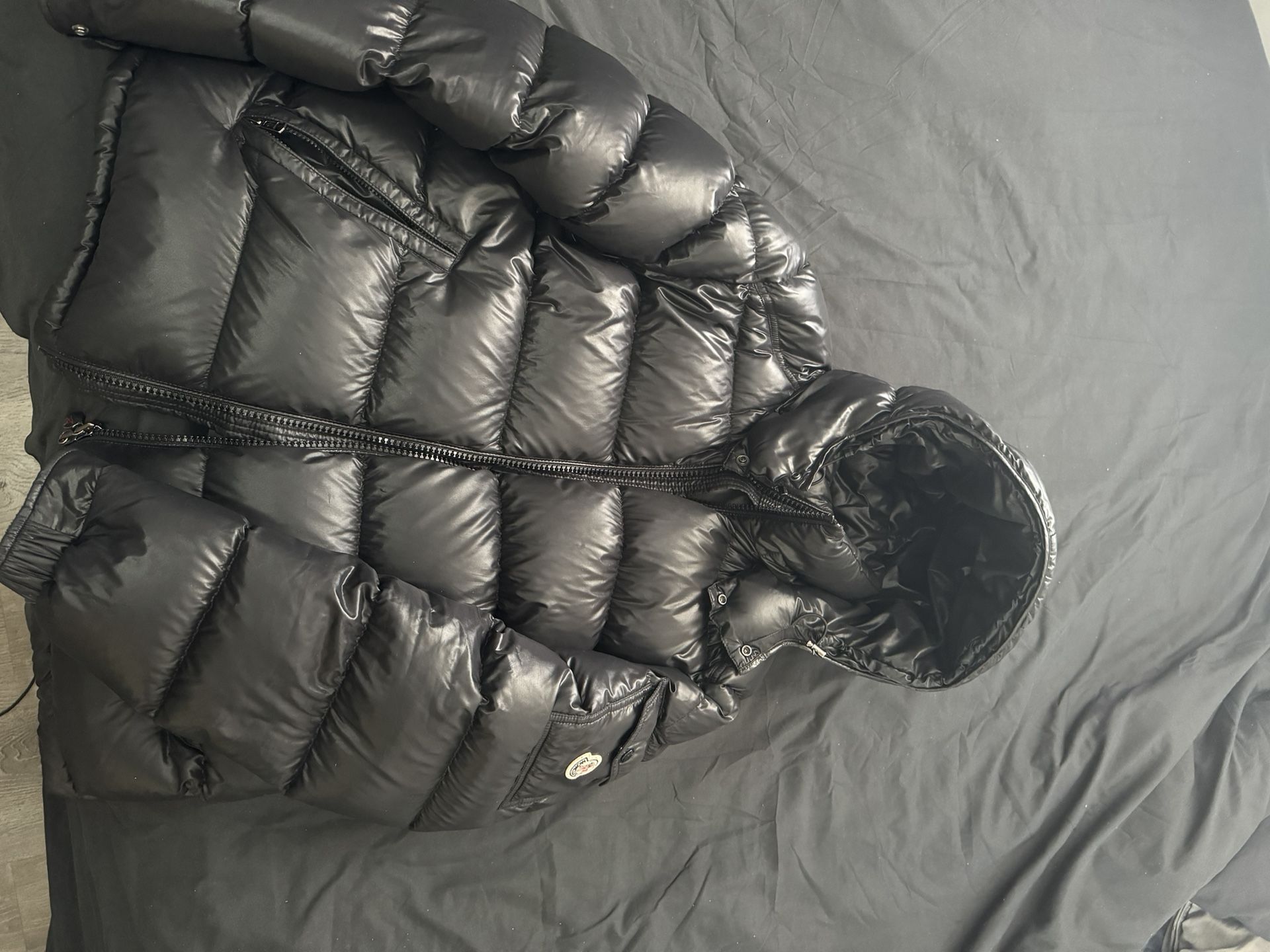 Monclear Maya Size 6 ( Black )