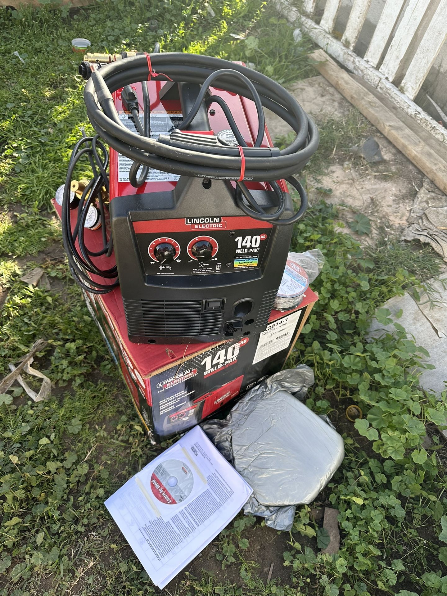 Lincoln Electric 140 Amp Weld Pak 140 HD MIG Wire Feed Welder with