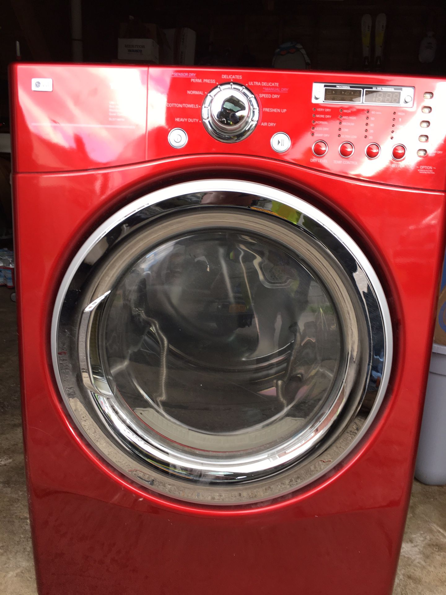 7.4 cu. ft. Ultra Large Capacity SteamDryer™ w/ NFC Tag On (Gas)