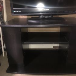 40 “ Sylvania Tv And Stand 