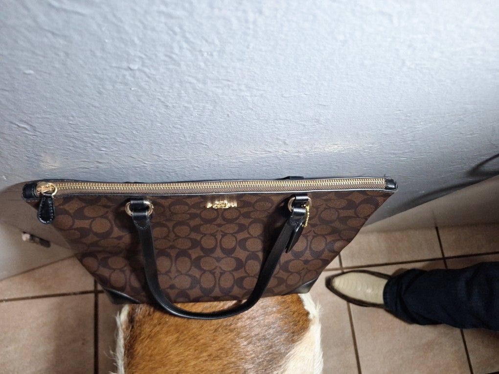 Coach ToteMedium Bag