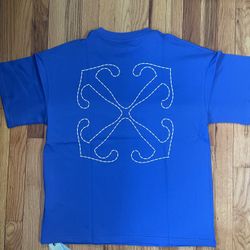 Off-White T-Shirt (S,M,L)