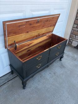 Lane Cedar Chest with Drawers