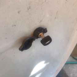 Cover For Dodge Ram 1500 Fiberglass with key