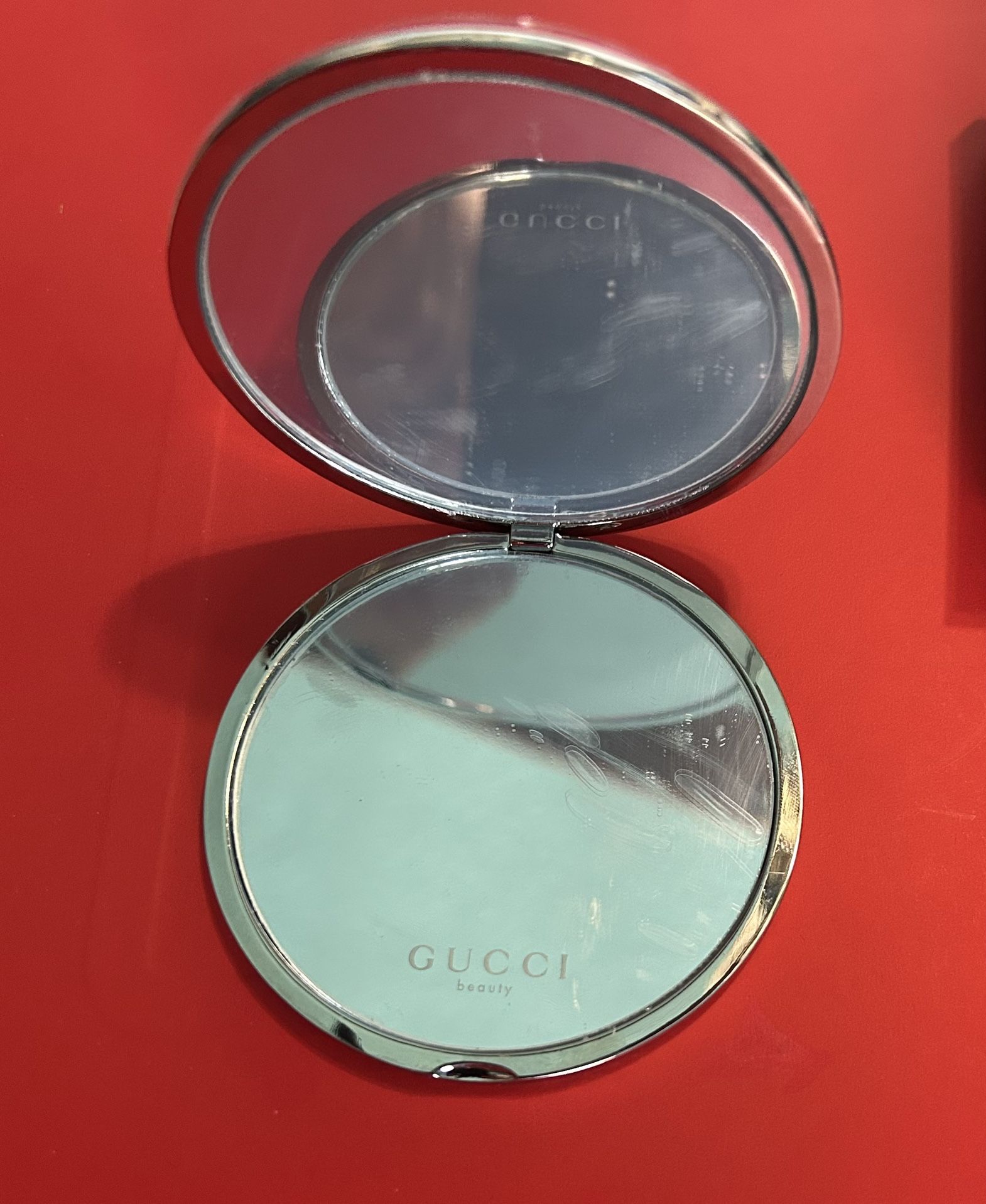 New Flora Gucci Collection . Two Way Compact Makeup Mirror. Silver Tone.  Round for Sale in Clewiston, FL - OfferUp