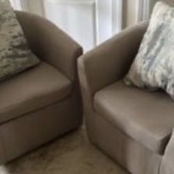 Swivel Chairs 