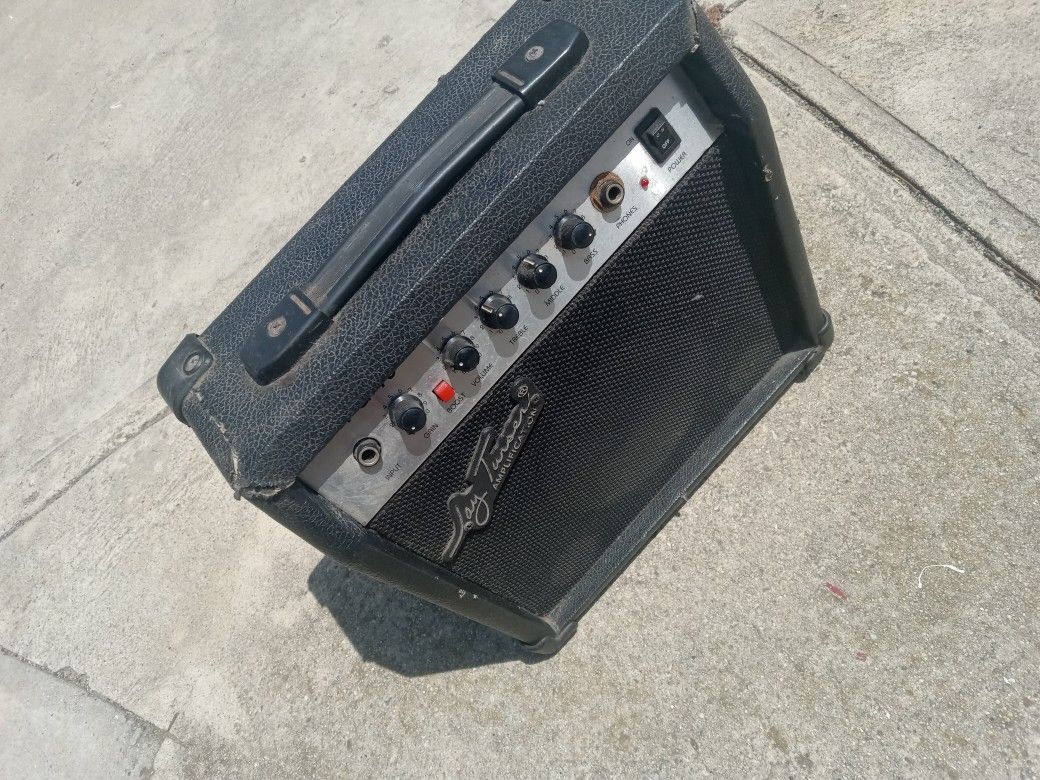 Guitar Amp For Sale