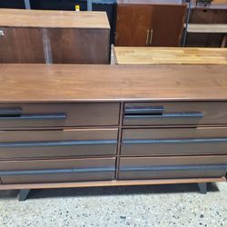 Walnut  6-Drawer Solid Wood Modern Dresser