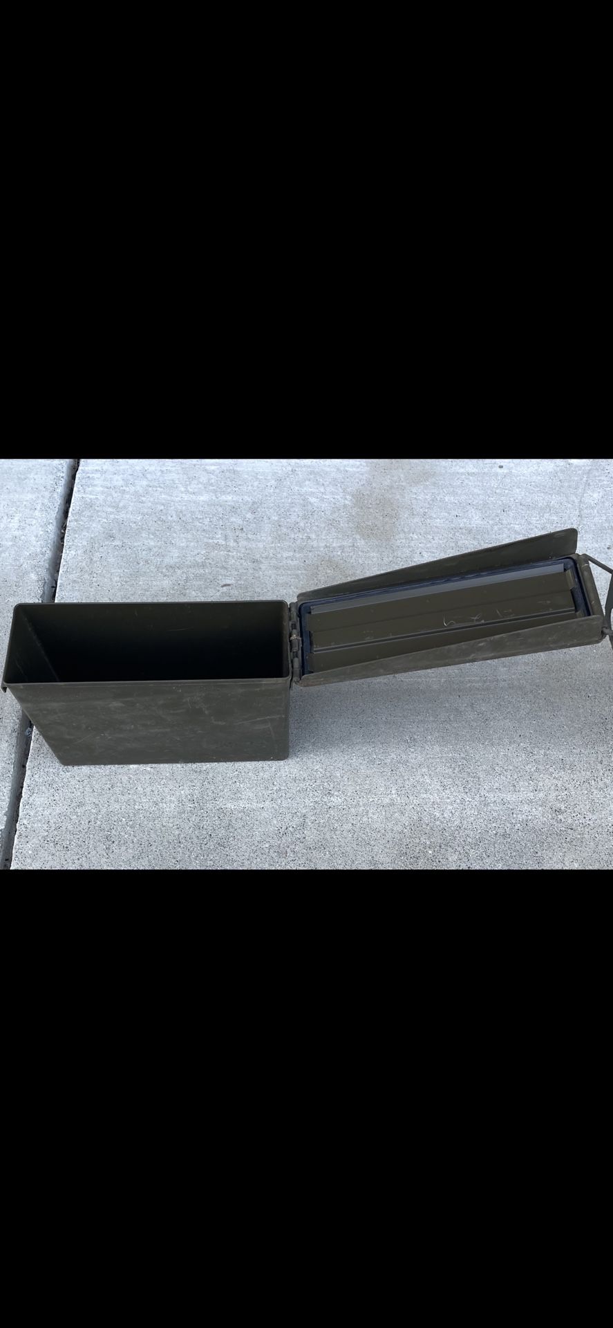 Metal cache