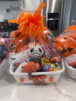 Jack skellington horror basket candy flower roses