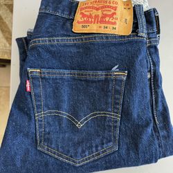 Levi’s Hardly Used 