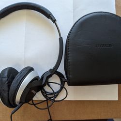 Bose headphones with aux connection