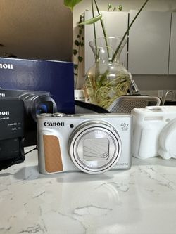 Canon Sx 740hs in perfect condition + accessories Bundle