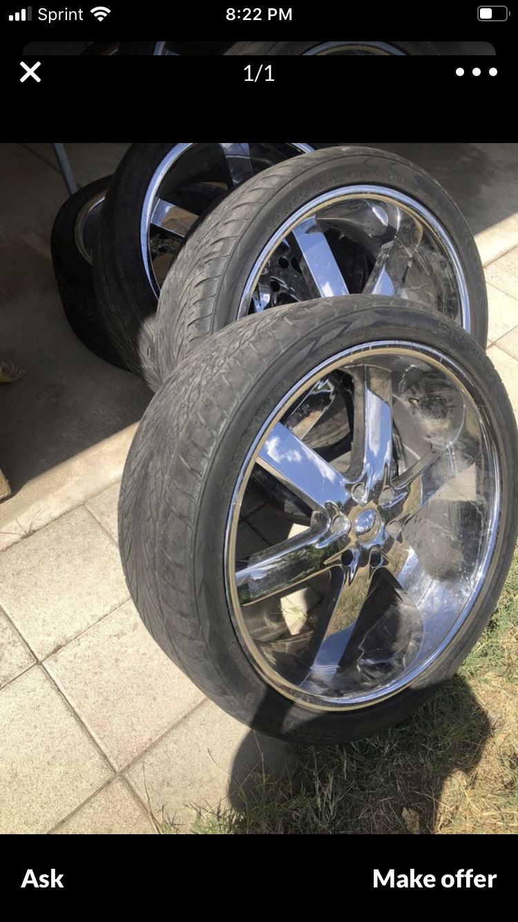 24 rims 6 lugs only hit me up if you want to buy