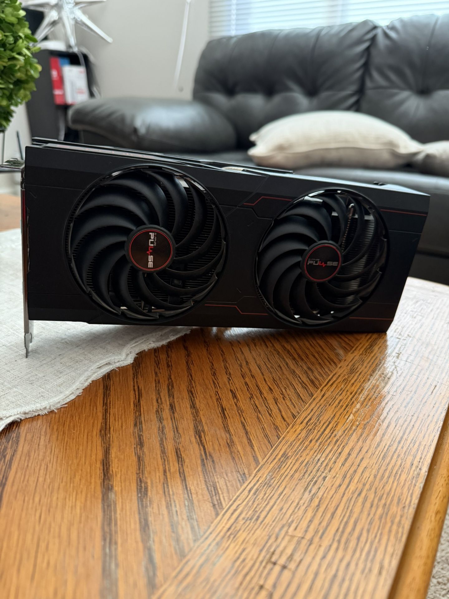 AMD Sapphire Pulse RX 6700 XT 12 GB