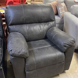 Brand new recliners from 350 to 400