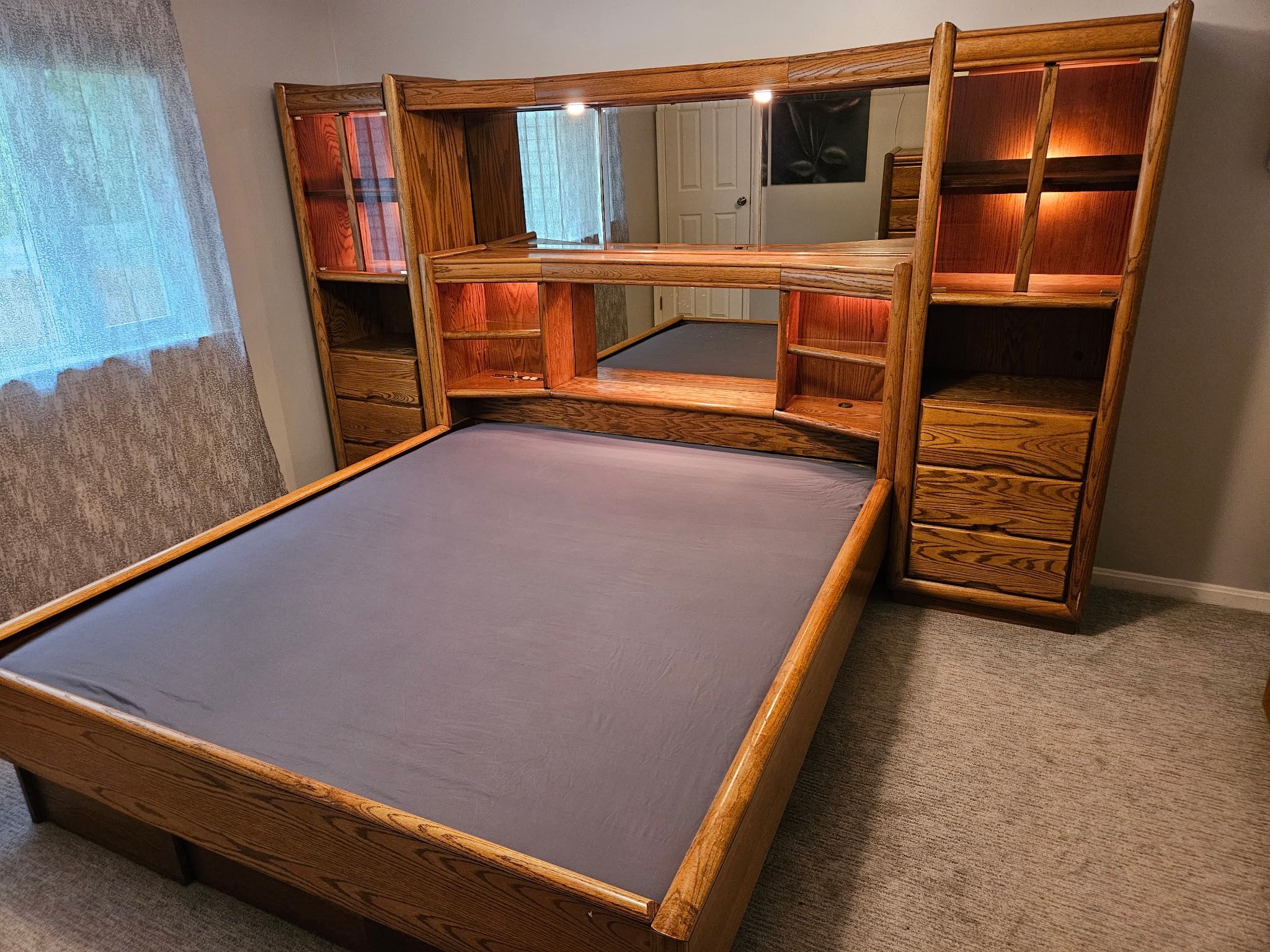 California King Bedroom Set (+Mirror, 2 Drawers) 