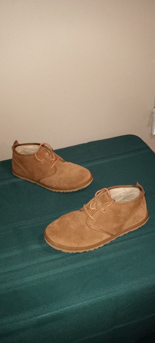 UGG MEN BOOTS SIZE 9