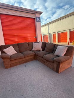 FREE DELIVERY - Soft Tan Sectional Sofa Couch!
