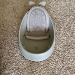 Skip Hop Whale Bath