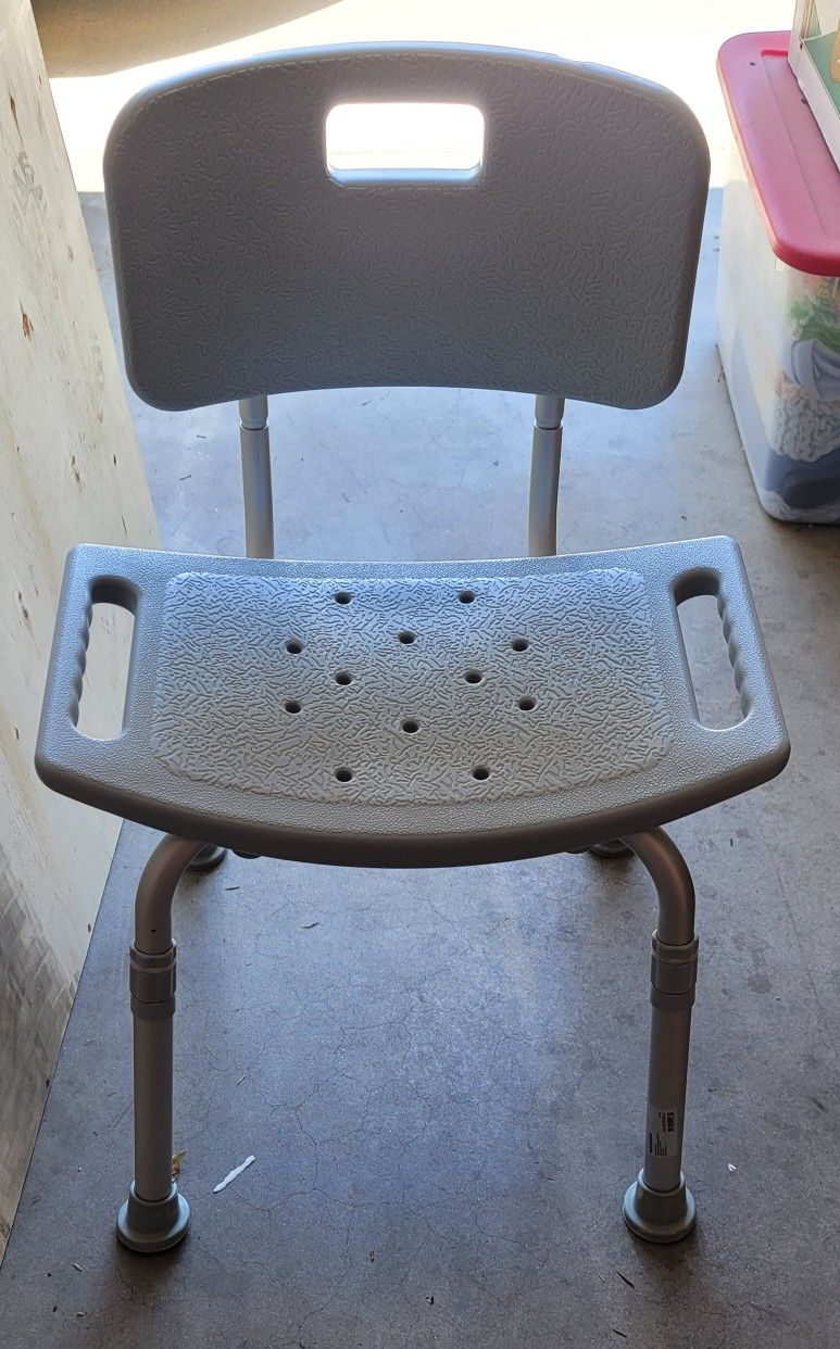 Showe Chair Xtra Wide With Handles Adjustable