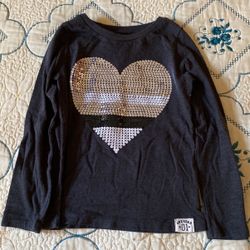 Girls T-schirt Size 6 