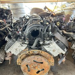 2006-2008 Dodge Charger 5.7 Engine