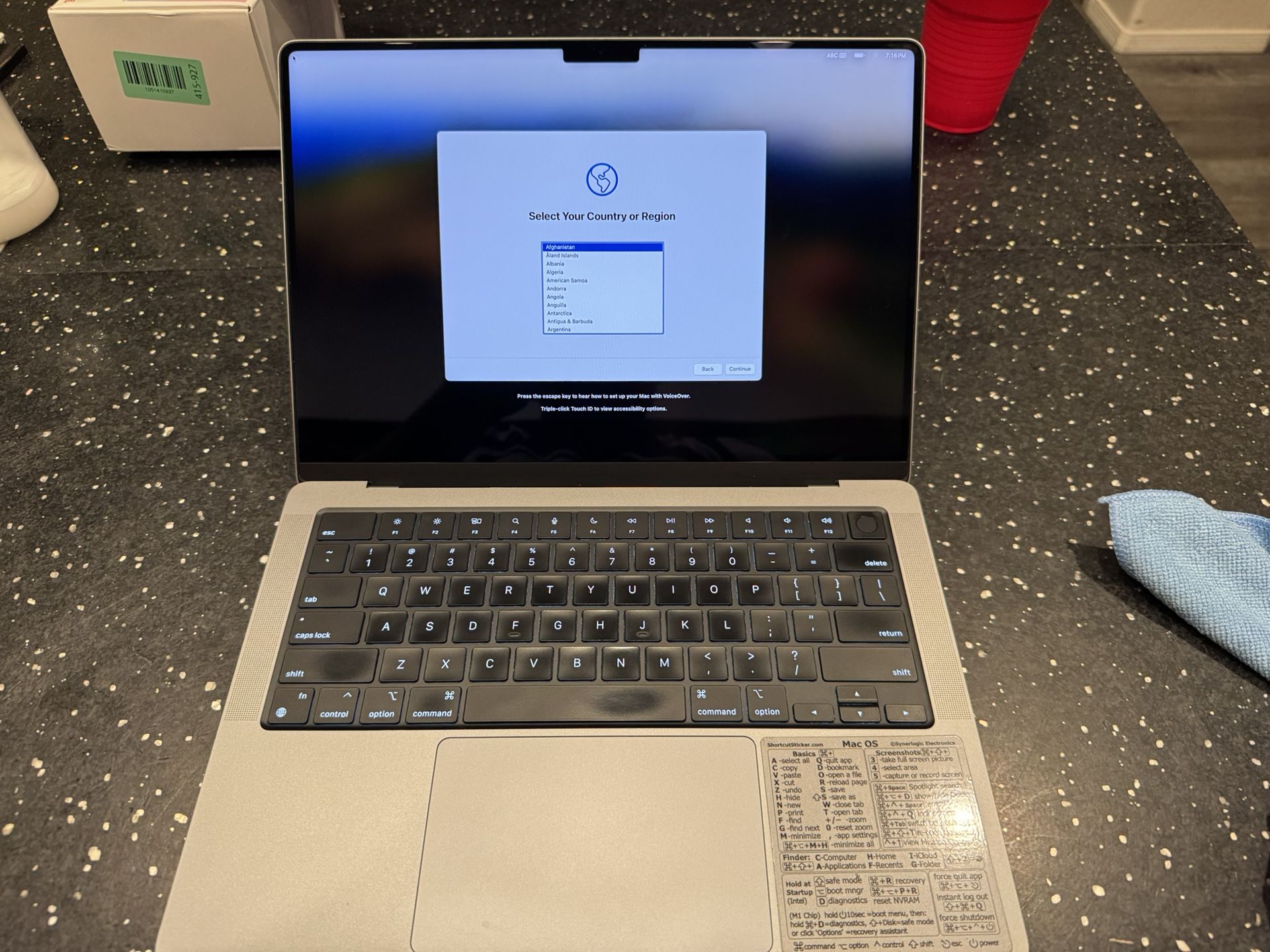 2023 MacBook Pro 14” M2 Pro 16GB/512GB - Like New