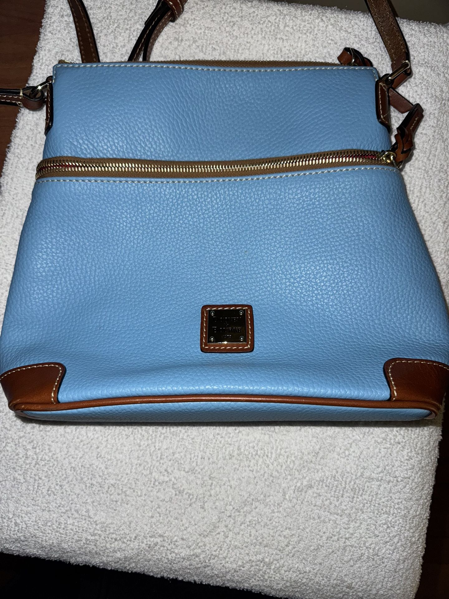 Dooney & Bourke Pebble Grain Crossbody bag
