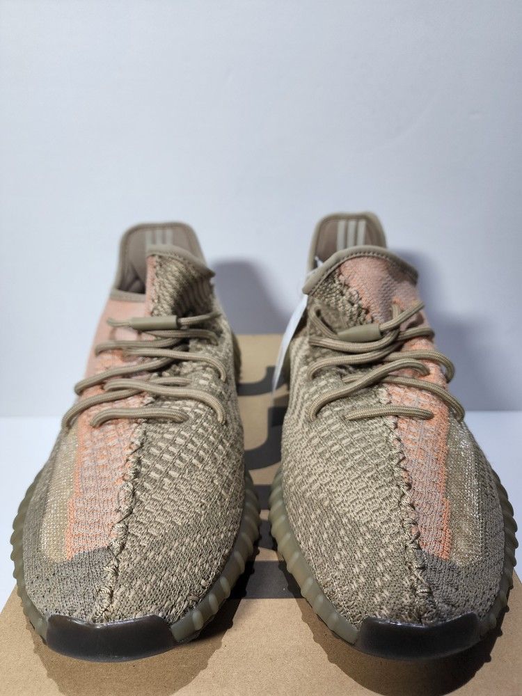 Yeezy 350 V2 Sand Taupe Mens Size 11 display picture 3
