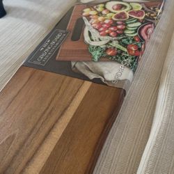 BIRDROCK GRAZING BOARD 31.5" ACACIA INTEGRATED HANDLES RICH NATURAL WOOD GRAIN