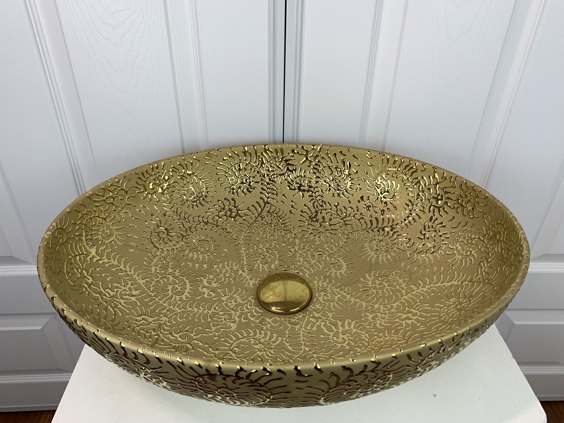 Modern bathroom gold relief ceramic wash basin basin with drain assembly,New Products : American Fashion Style Bags On Sale
