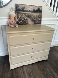 Girls small Dresser