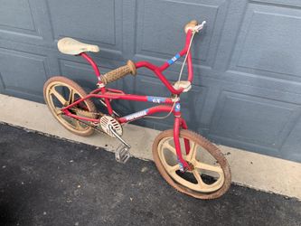 Buying today old bmx freestyle style bikes and parts any condition