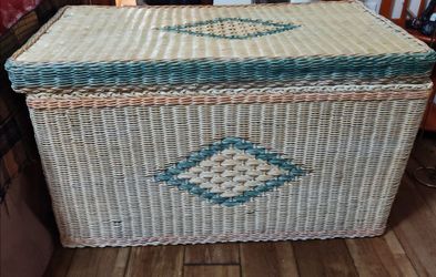Wicker & Rattan Storage Trunk — Green Diamond Accent