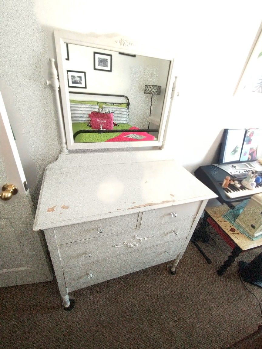 Antique Dresser With Mirror, Serious Offers Only,Original Wheels Still On