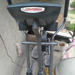 Life fitness Comercial  Elleptical Machine 