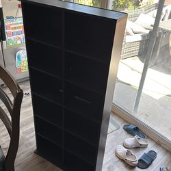 shelf for books or dvd’s