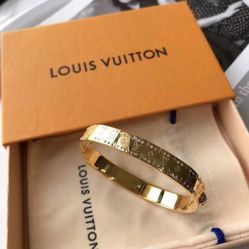 Louis Vuitton Monogram Chain Bracelet Silver New In Box L for Sale in  Westerville, OH - OfferUp