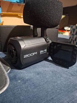 Zoom Q8n-4K Handy Video and 4-Track Audio Recorder