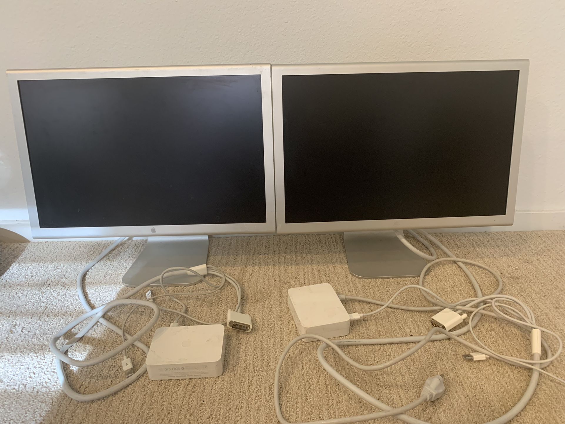 2 Apple Cinema HD Display 20" Monitors