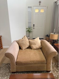 Oversized Accent Chair with Ottoman