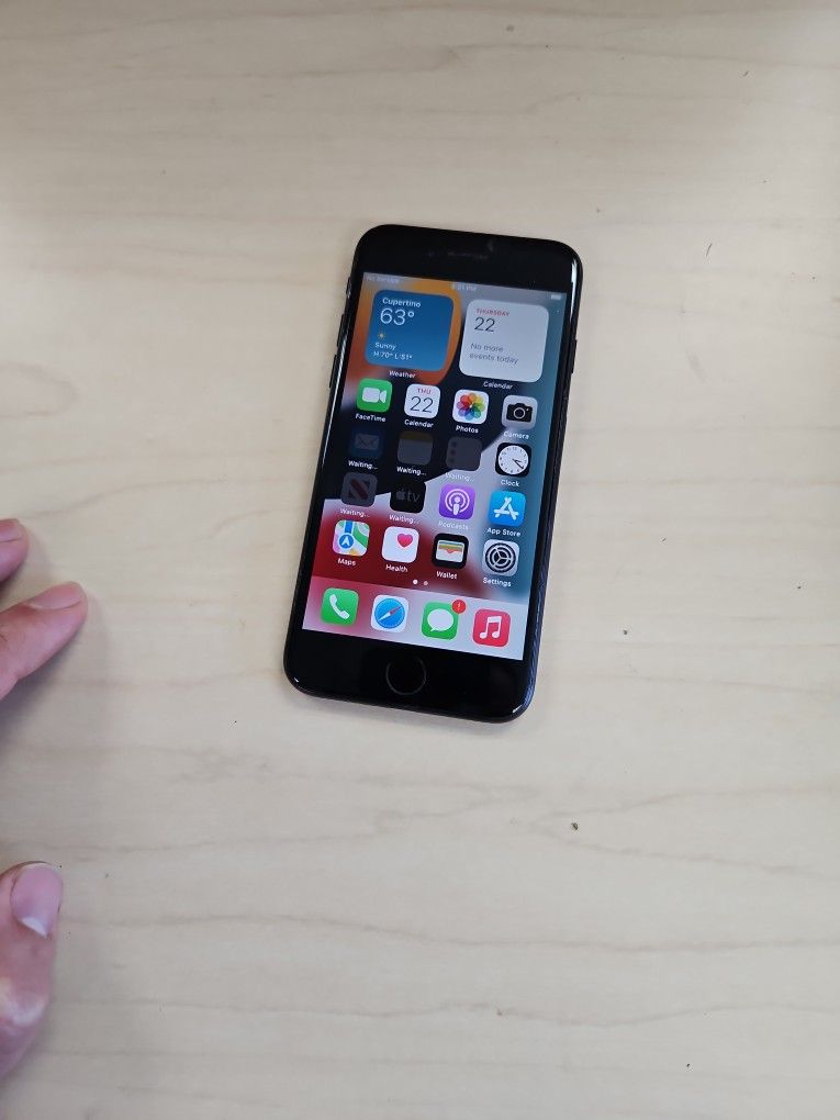 Iphone 7 32gb. Unlock Any Sim