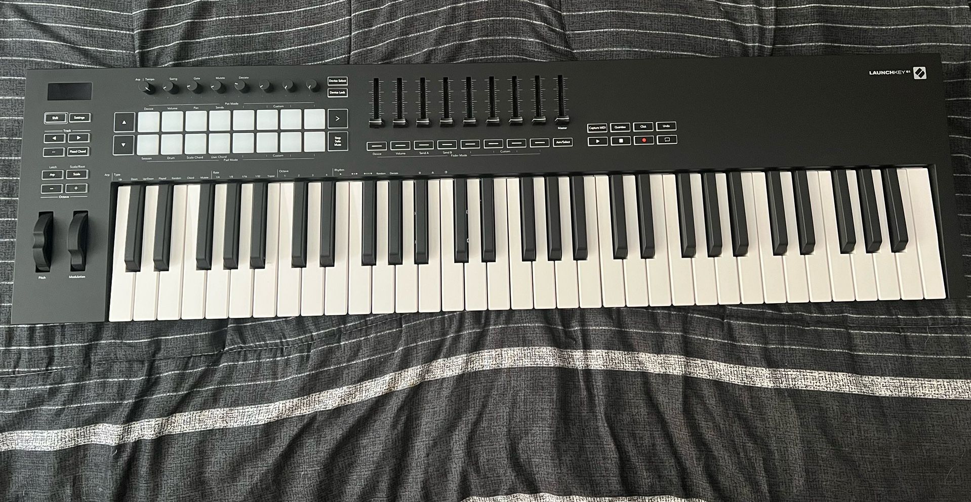 Novation Launchkey 61 (Brand New Condition)