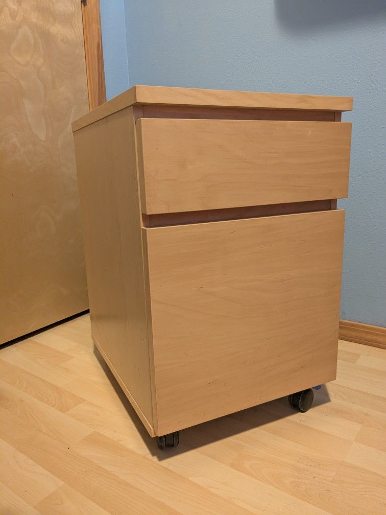Rolling file cabinet